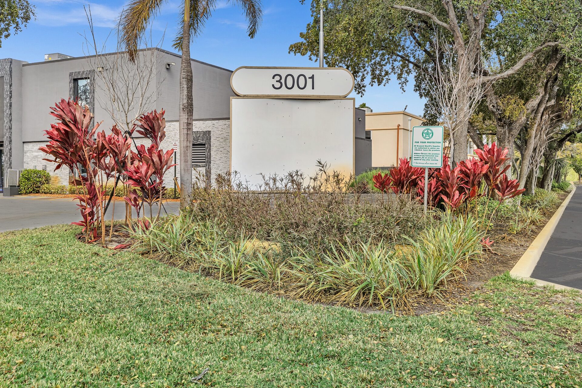 3001 SW 10th Street address signage at Pompano Executive Rentals