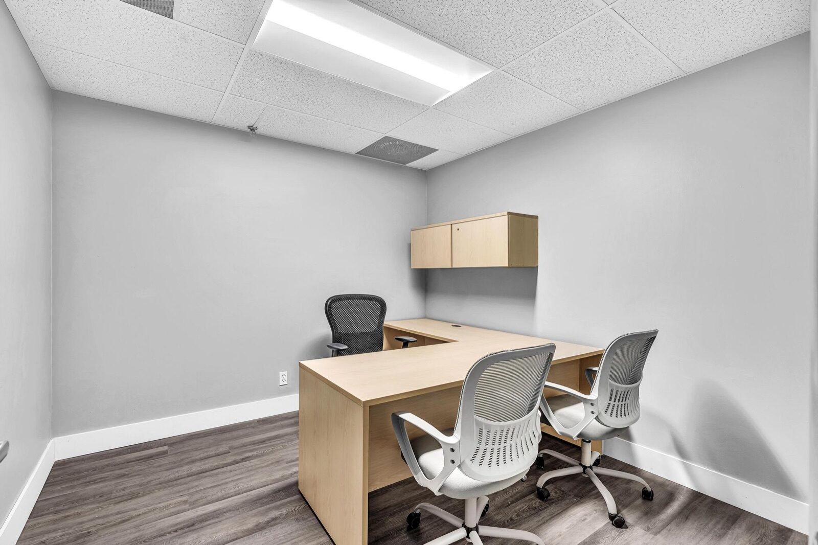 Fully furnished move-in ready office suite in Pompano Beach
